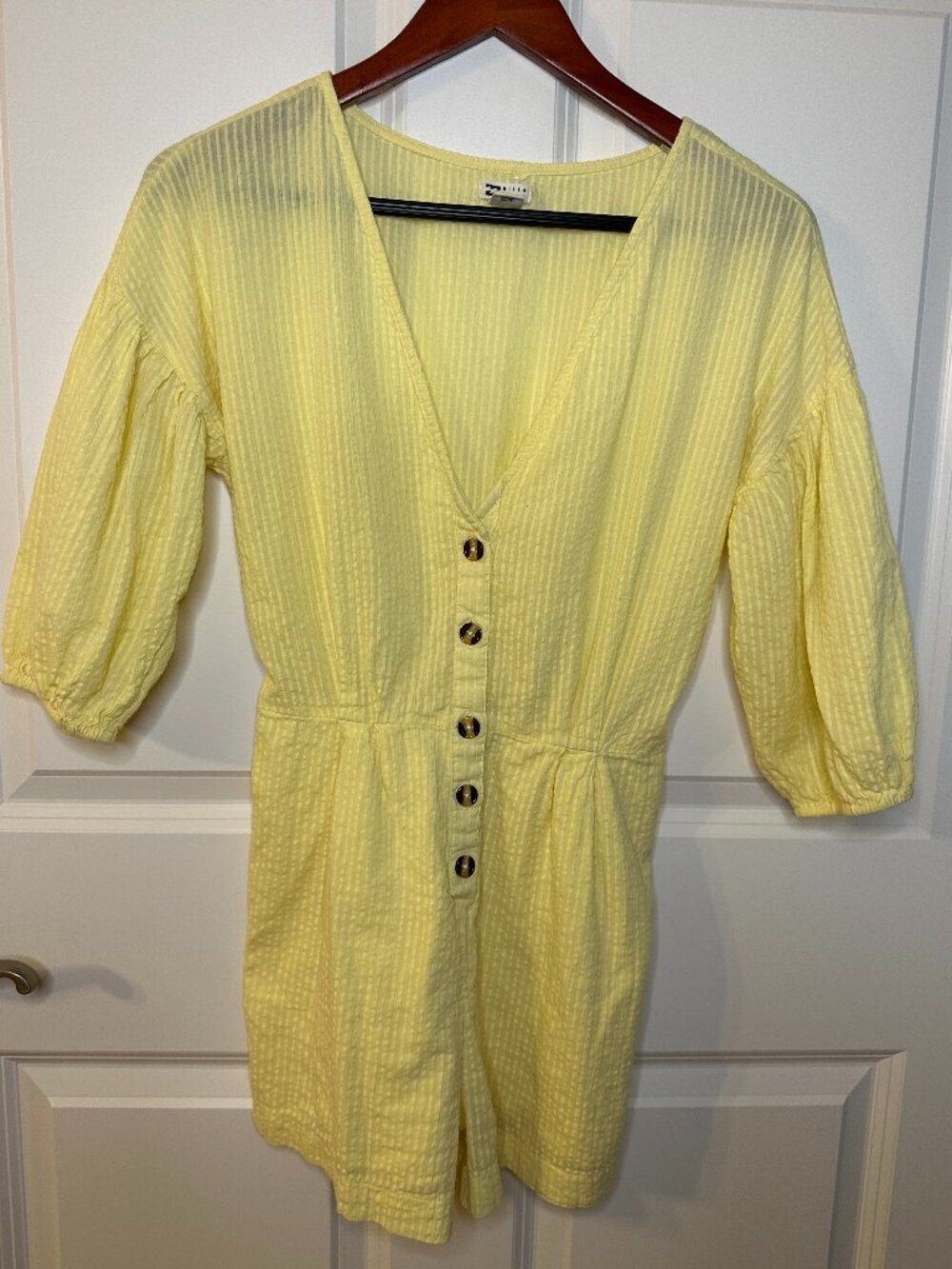 Billabong Yellow Seersucker Romper Puff Sleeve Button Front Beach Cottage S